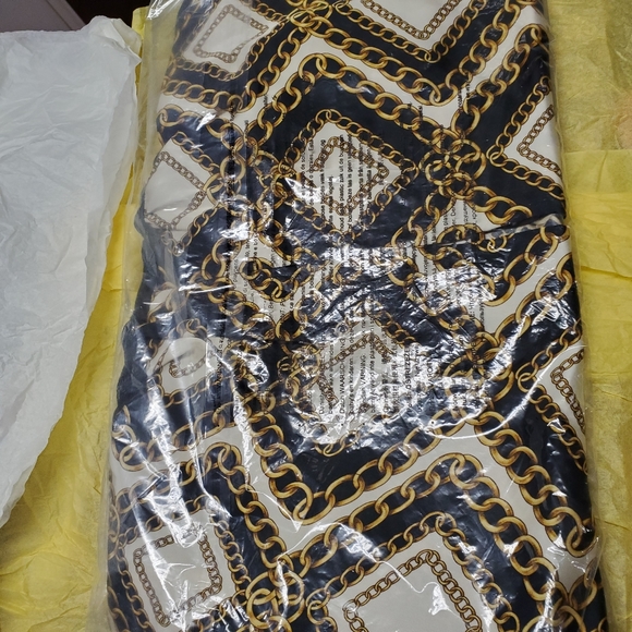 🌟 Chain Link Bodysuit 🌟 - Picture 4 of 8